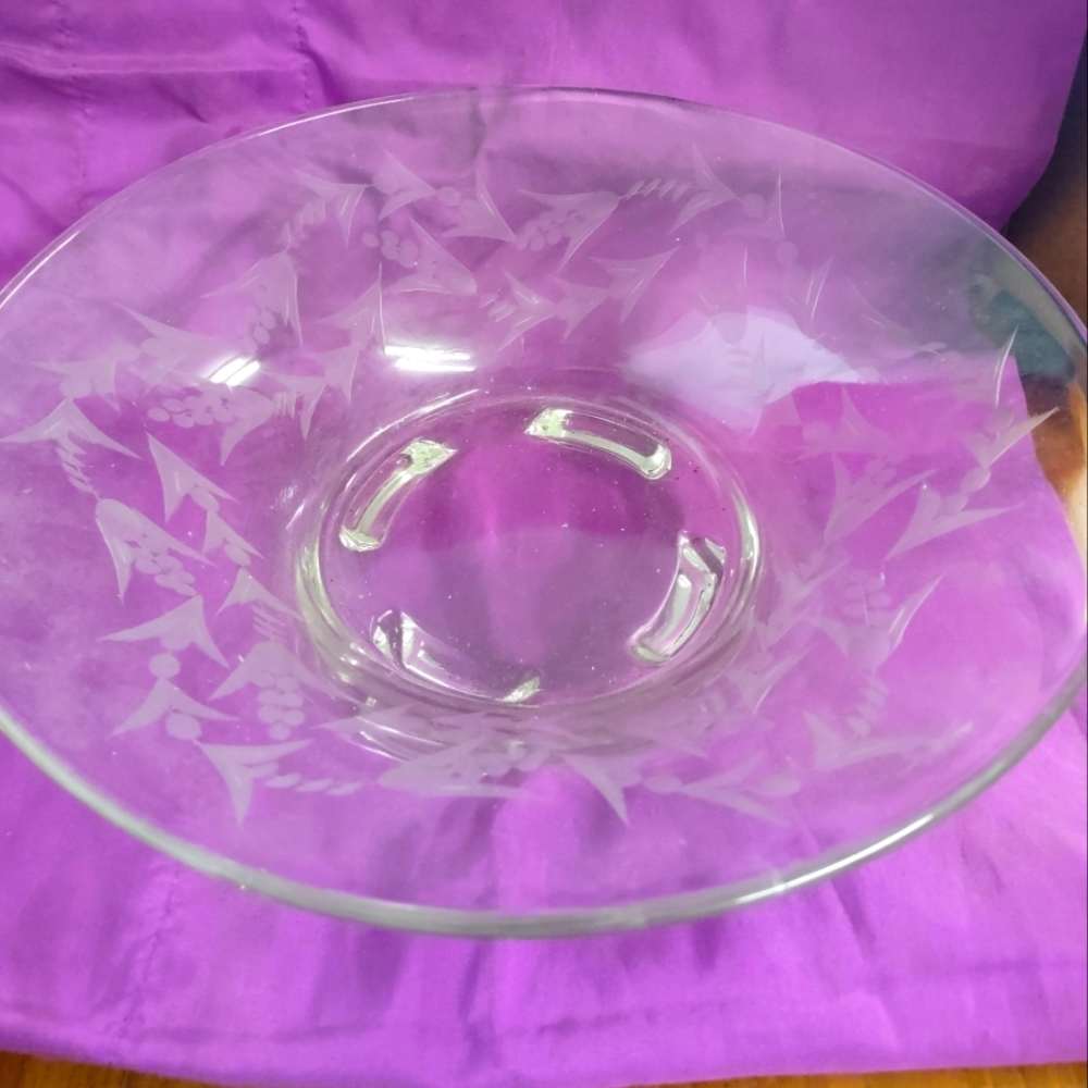 Etched Crystal 4 toed Bowl
